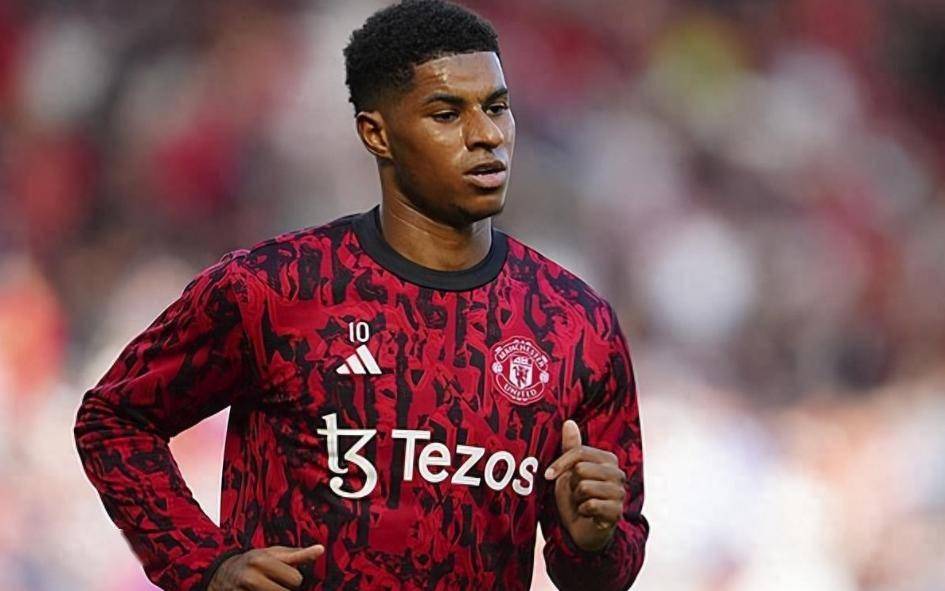 曼联确认清洗名单，3大主力离队，4大新援还在考察，中场彻底推倒重来？