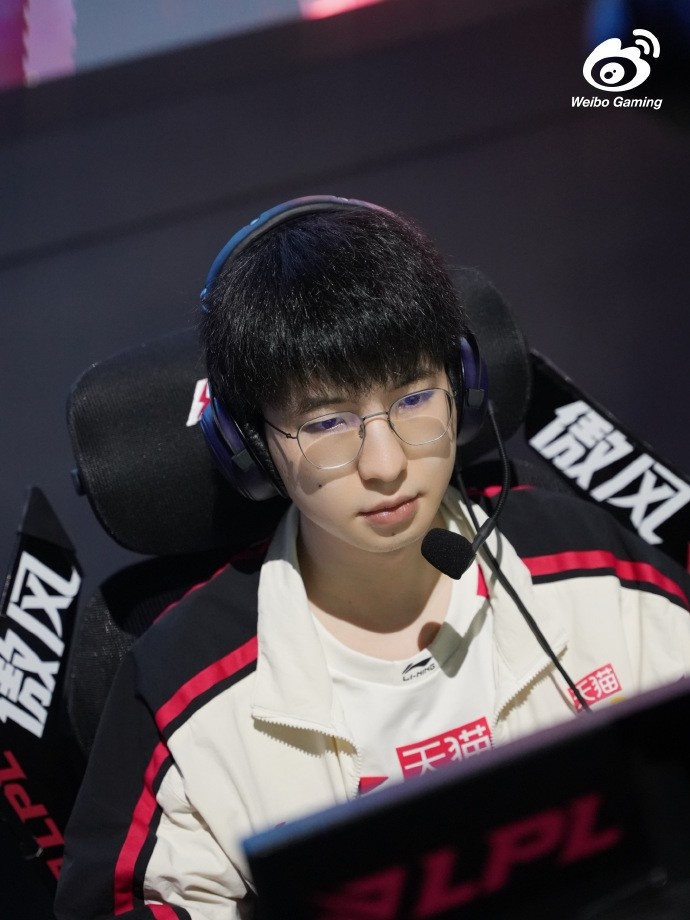 WBG发布对阵NIP赛前返图：准备就绪，今天比赛加油！